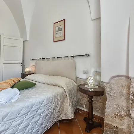 Casale Cappuccio * أوستوني